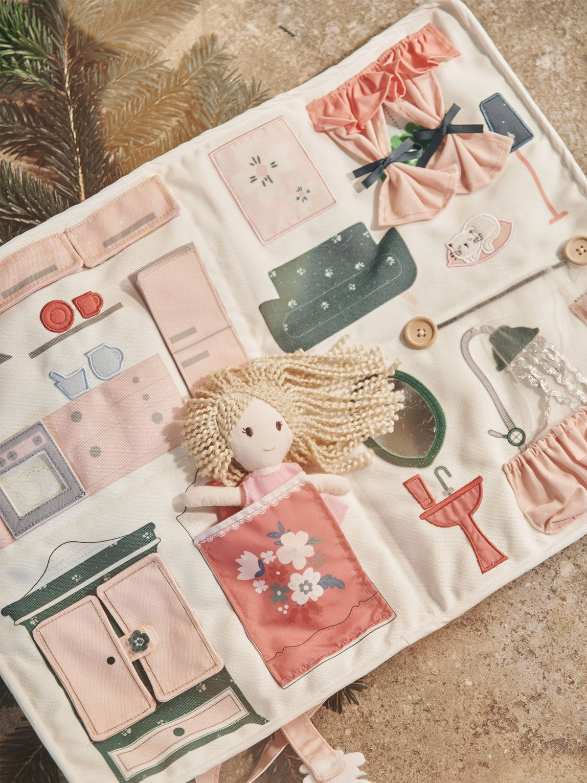 Maison de poupée écrue en tissu Carry-on Dollhouse - 2