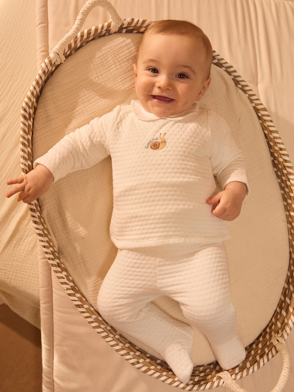 Ensemble haut + pantalon écru + doudou imprimé escargots Naissance Mixte - 2